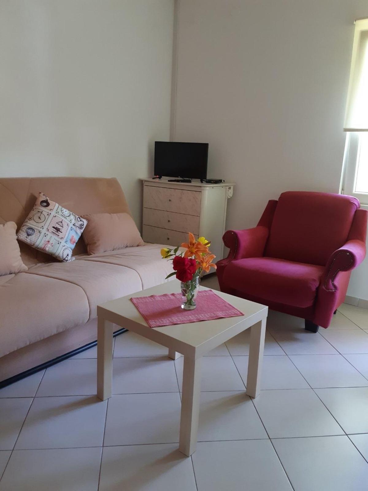 Cvjetni Apartmani Цетине Экстерьер фото
